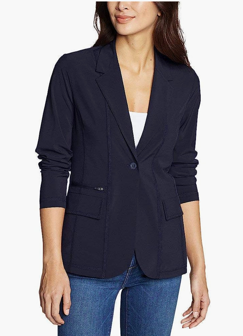 Lightweight travel clearance jacket with pockets